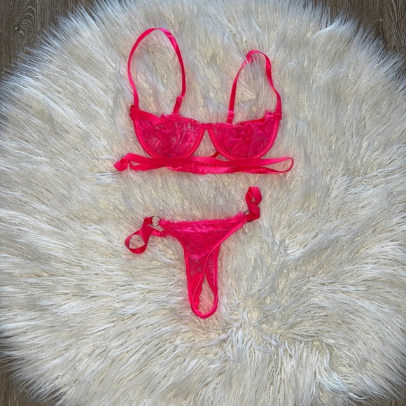 Leg Avenue Pink Lace Bra Set - Picture 1 of 3